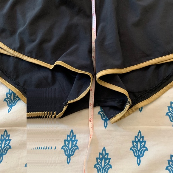 EUC Lululemon Super Squad Shorts - Picture 15 of 15